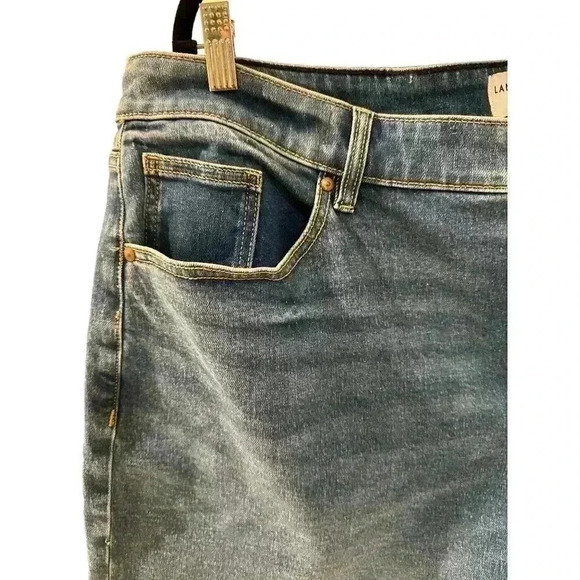 Lane Bryant Signature Fit Boyfriend Midi Shorts Size 20, NWT - Picture 3 of 7